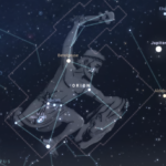 La constelación de Orión es una de las más brillantes y fácilmente reconocibles del cielo nocturno.
